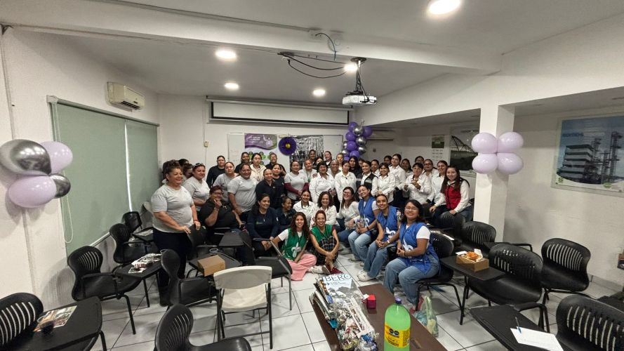 "LA VOZ DE LA MUJER TRANSFORMA"