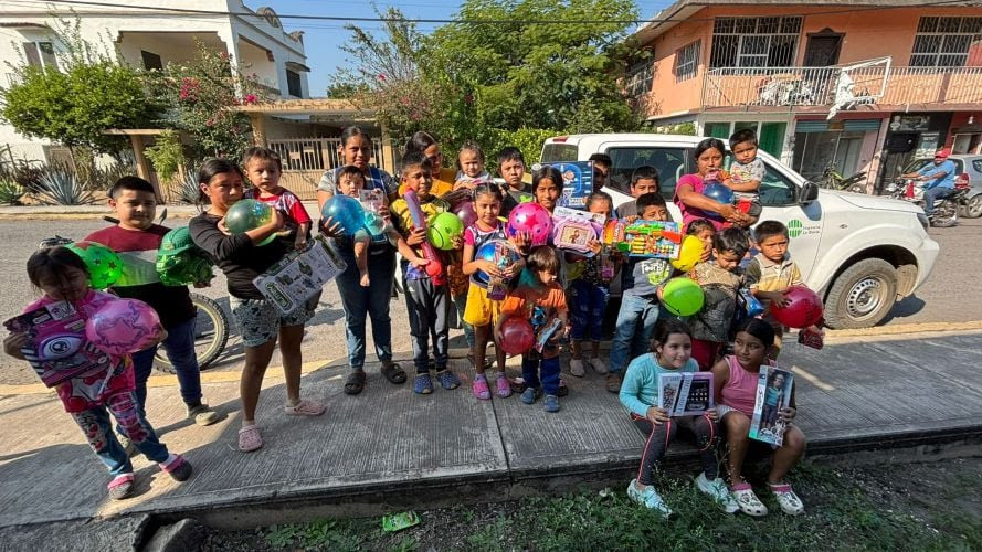 TODOS AL INGENIO CON UN JUGUETE -INGENIO LA GLORIA-